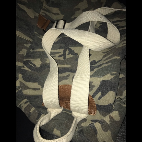 Camo Backpack - Picture 6 of 6